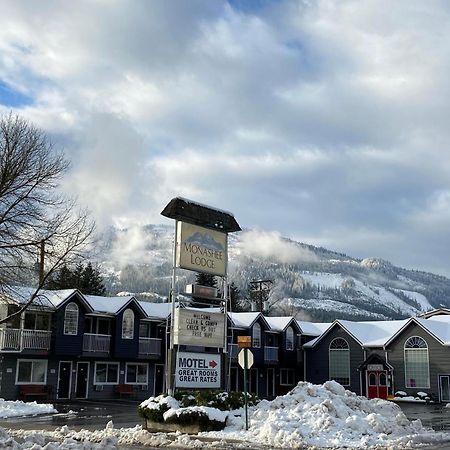 Monashee Lodge Revelstoke Eksteriør billede
