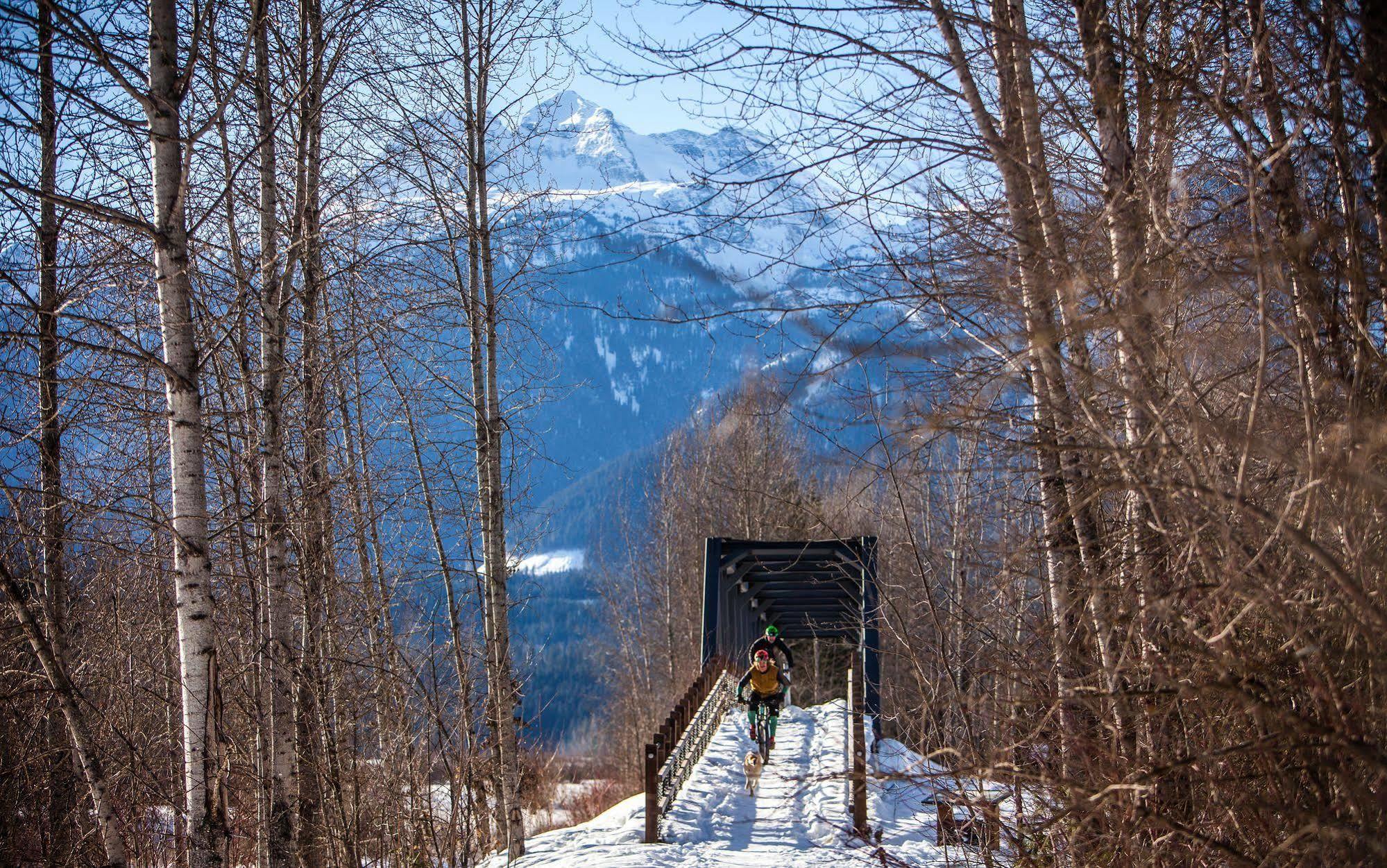Monashee Lodge Revelstoke Eksteriør billede